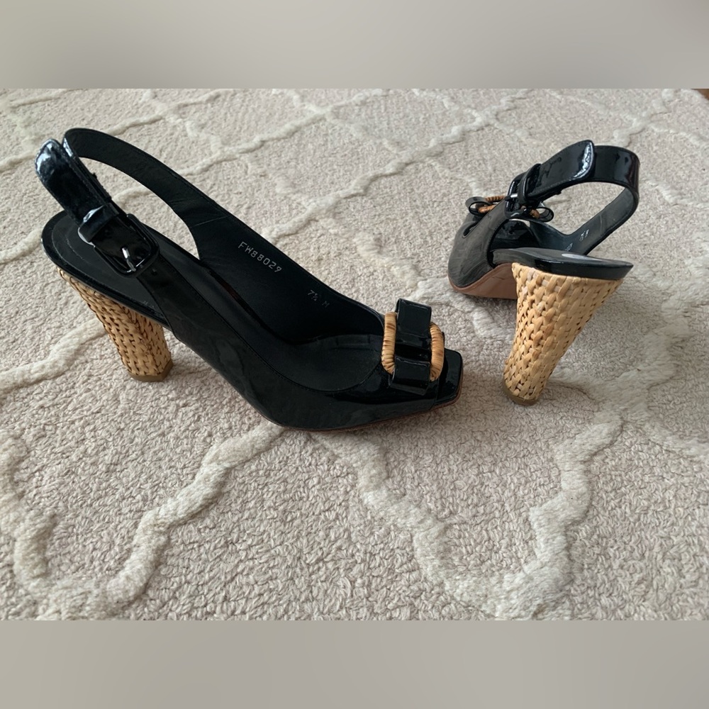Stuart Weitzman black patent sling back peep toe block bamboo woven heels 7.5 M